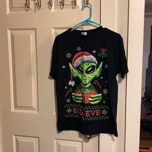 Believe Christmas alien T-shirt size M
